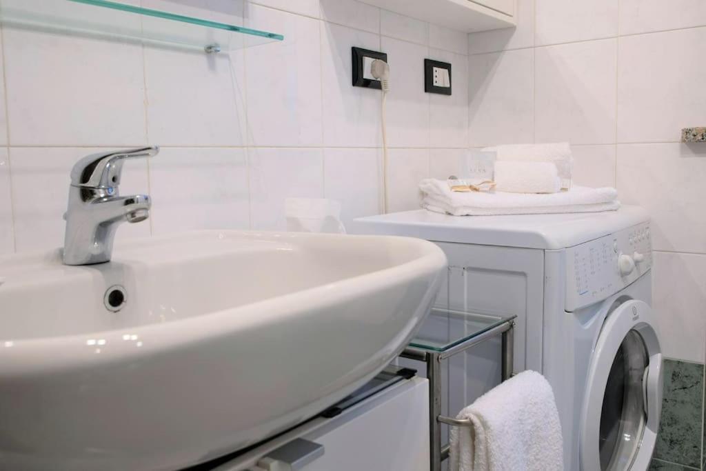Casa Spezia - Metro Vicina, Wi-Fi Rapido & Netflix Apartment Turin Ngoại thất bức ảnh