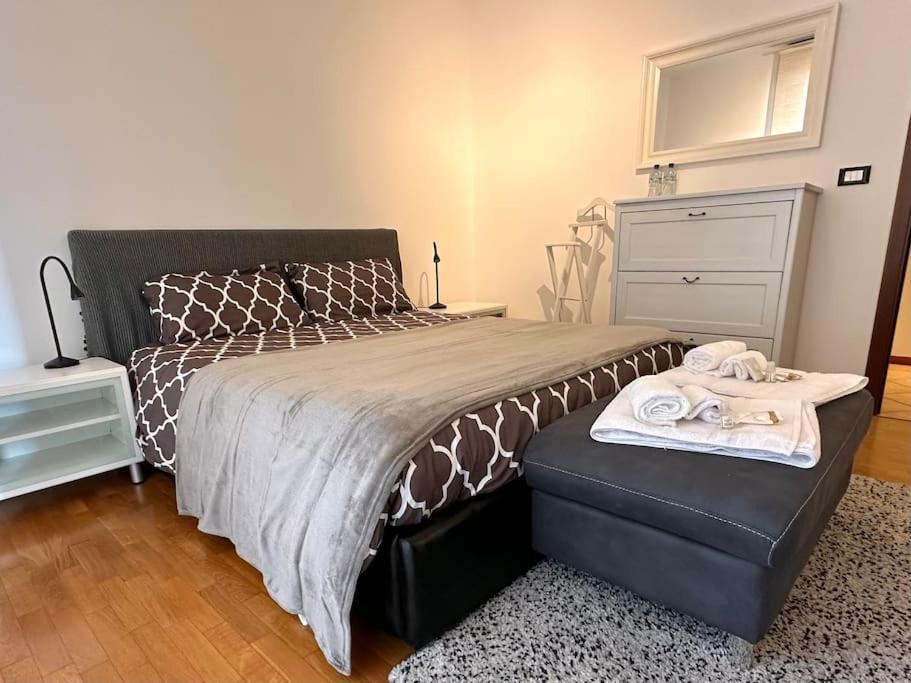 Casa Spezia - Metro Vicina, Wi-Fi Rapido & Netflix Apartment Turin Ngoại thất bức ảnh