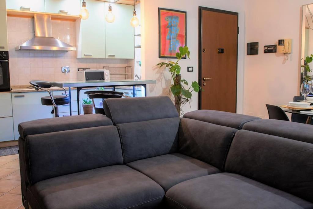 Casa Spezia - Metro Vicina, Wi-Fi Rapido & Netflix Apartment Turin Ngoại thất bức ảnh
