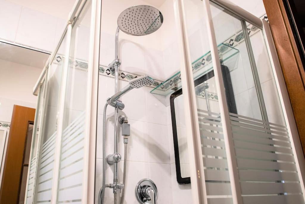 Casa Spezia - Metro Vicina, Wi-Fi Rapido & Netflix Apartment Turin Ngoại thất bức ảnh